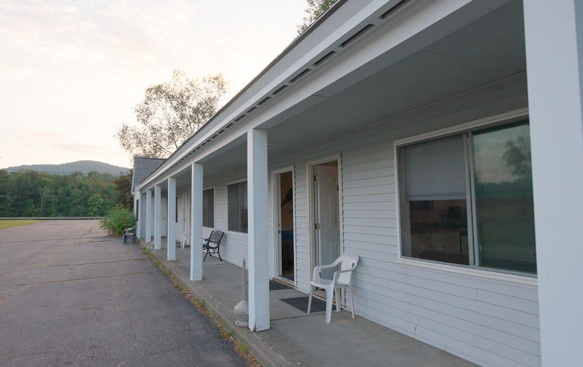 Bingham Motor Inn Buitenkant foto